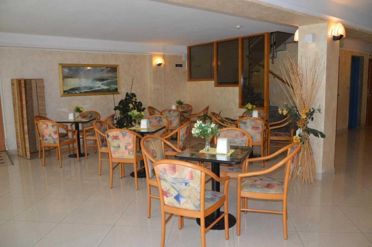 Hotel Karin Marebello Exterior foto