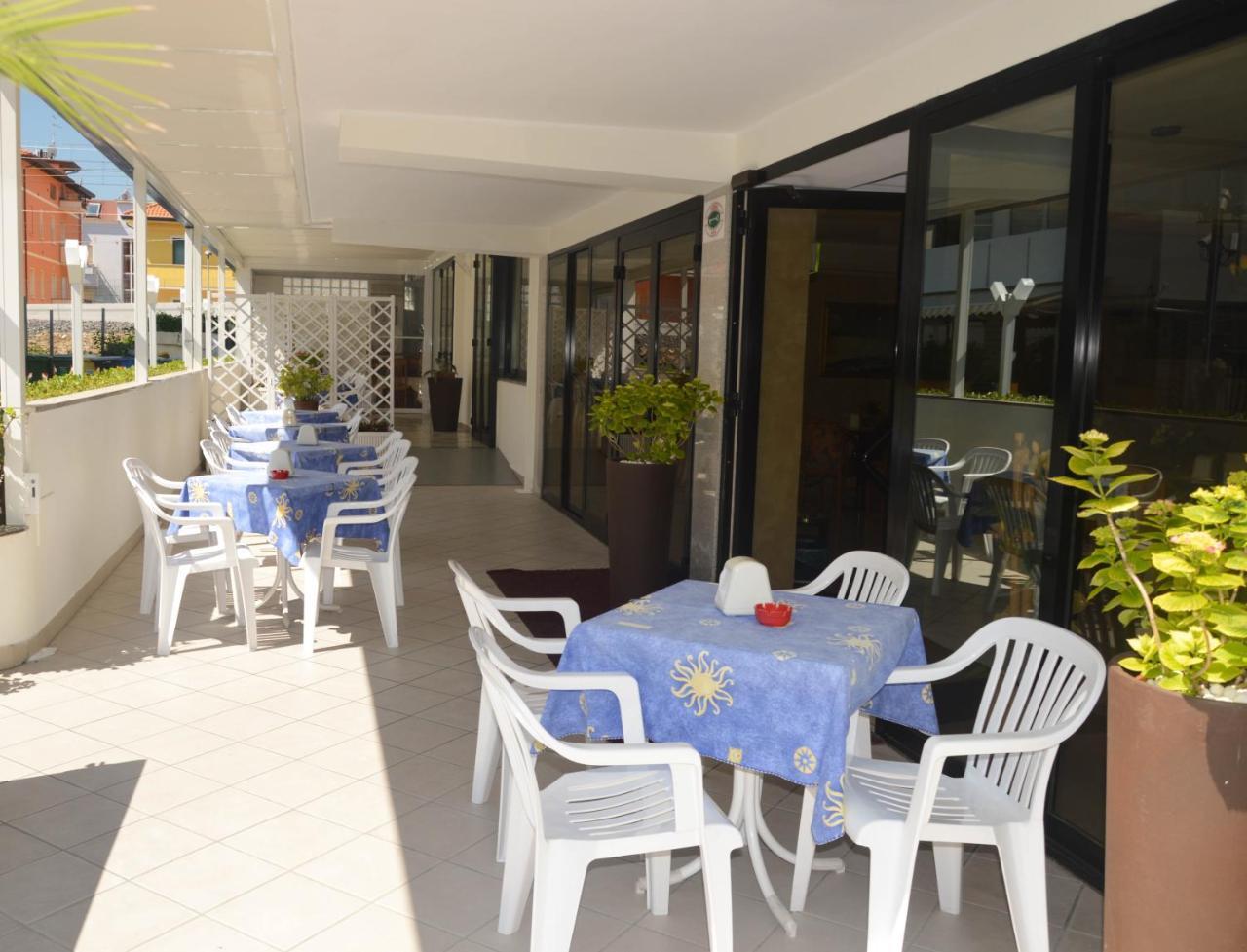 Hotel Karin Marebello Exterior foto