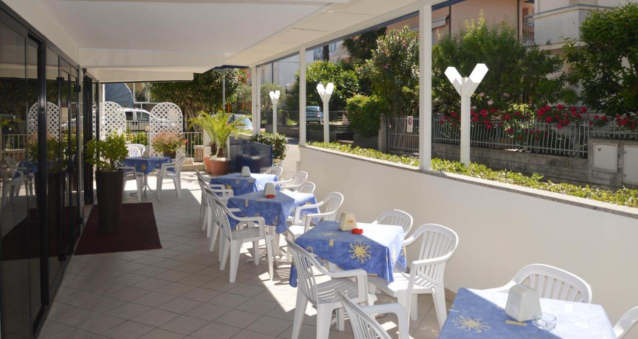 Hotel Karin Marebello Exterior foto