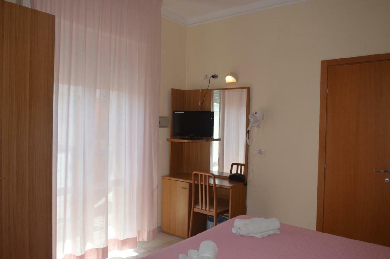 Hotel Karin Marebello Exterior foto